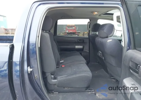 2012 Toyota Tundra Grade 5.7L V8 z USA, uszkodzony, nr VIN 5TFDY5F14CX270559